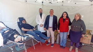 Στην υπαίθρια εθελοντική αιμοδοσία ο Αντιπεριφερειάρχης Υγείας Βαγγέλης Αποστόλου